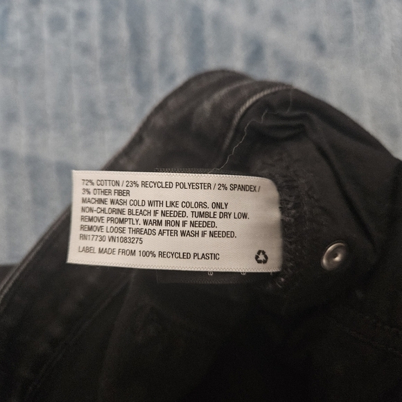 Universal thread mid rise skinny distressed jeans! - Picture 5 of 9